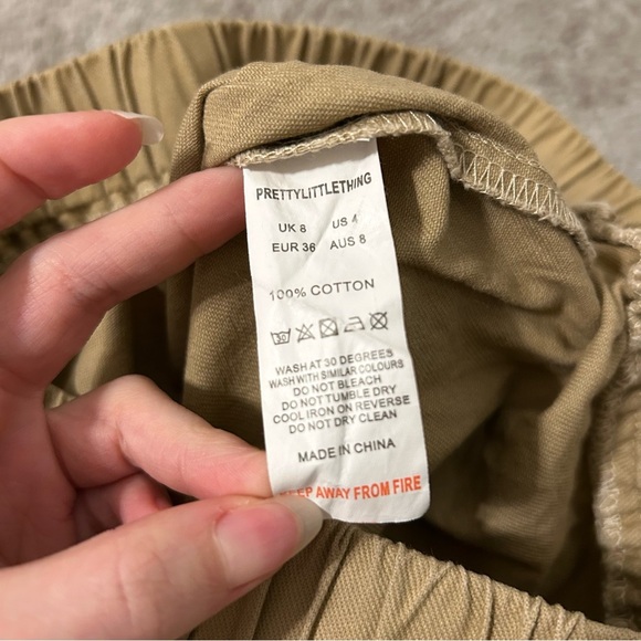 Pretty Little Thing Tan Cargo Pants Size 4 with pockets and cuffed ankles - Picture 7 of 8
